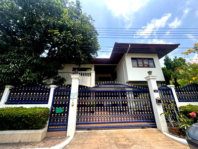Houses for sale Pratunum : House for Sale at Baan Phakamas (E6906028) ID Line : @condo101