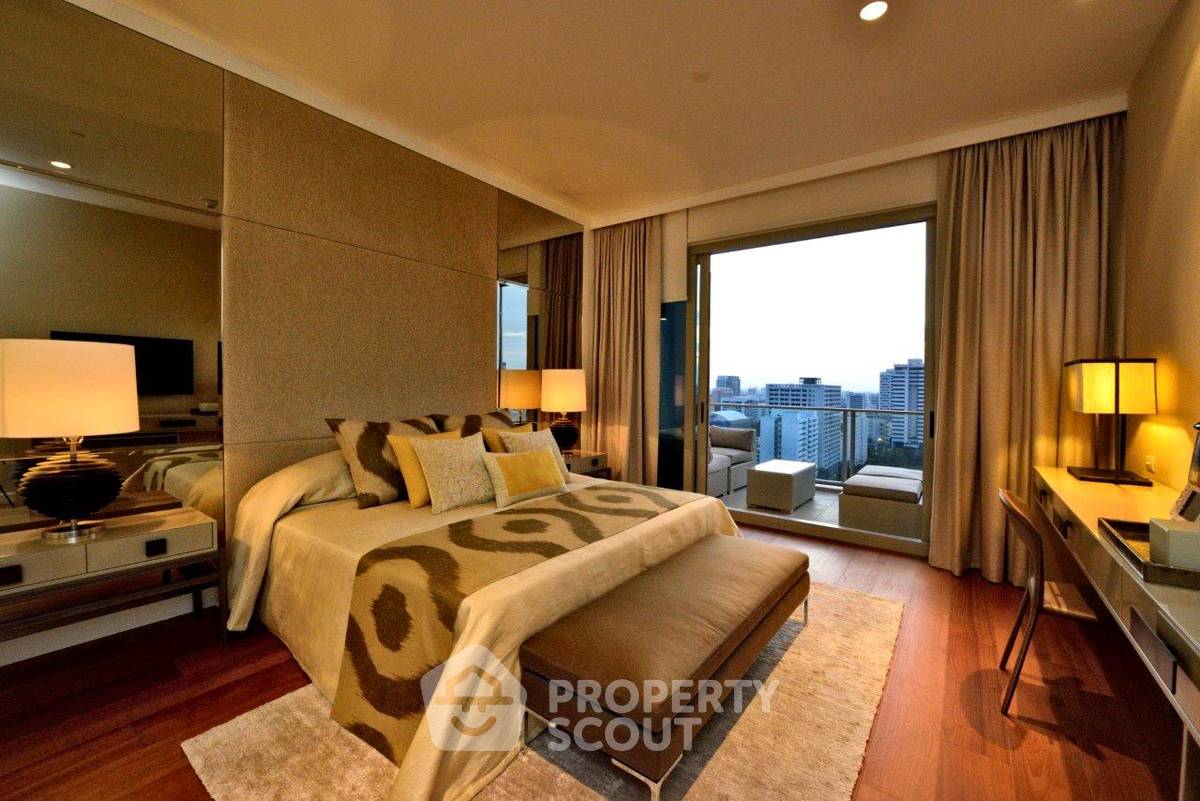 picture High-Floor 2-BR 132 Sqm Condo at 185 Rajadamri, 400m to BTS Ratchadamri (ID 511497) - 8/13
