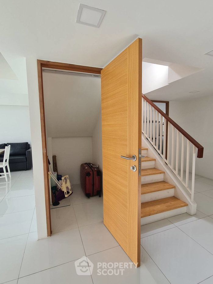 picture 5-BR Renovated House 300 Sqm Minimal Style By Renos, Ramkhamhaeng (ID 2999116) - 20/22
