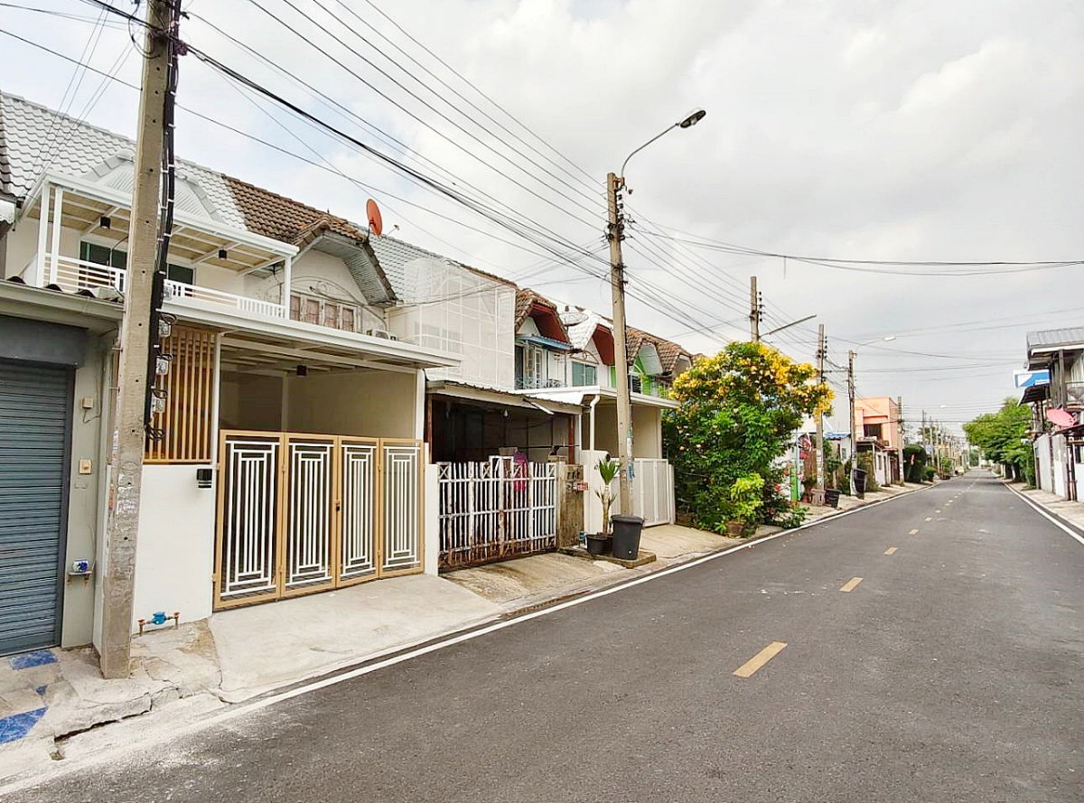 รูป บ้านสวย พร้อมอยู่ #หมู่บ้านร่มเงาไม้ บางบัวทอง ติดถนนวัดลาดปลาดุก - รูปที่ 2/26