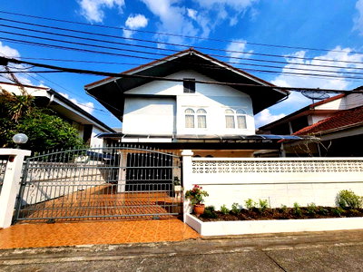 บ้านเดี่ยวให้เช่า : ให้เช่าบ้านเดี่ยวหรู ใจกลางห้วยขวาง พร้อมอยู่(H6902)