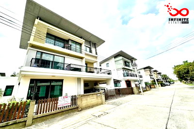 ขายบ้านเดี่ยว : ขายบ้านเดี่ยว 3 ชั้น โกลเด้น เพรสทีจ วัชรพล-สุขาภิบาล 5 ใกล้ทางด่วนฉลองรัช 