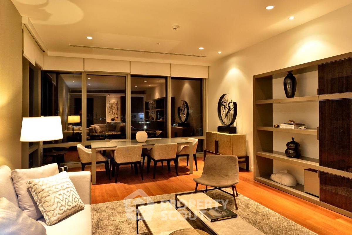 picture High-Floor 2-BR 132 Sqm Condo at 185 Rajadamri, 400m to BTS Ratchadamri (ID 511497) - 2/13