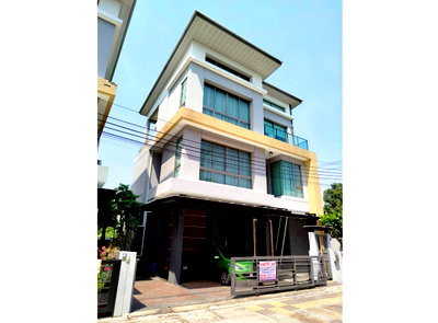 Houses for sale Ratchadaphisek Road : Call : 094-419-9594 Detached house / home office 3-story (corner plot) Soi Ratchadaphisek 30, Chatuchak
