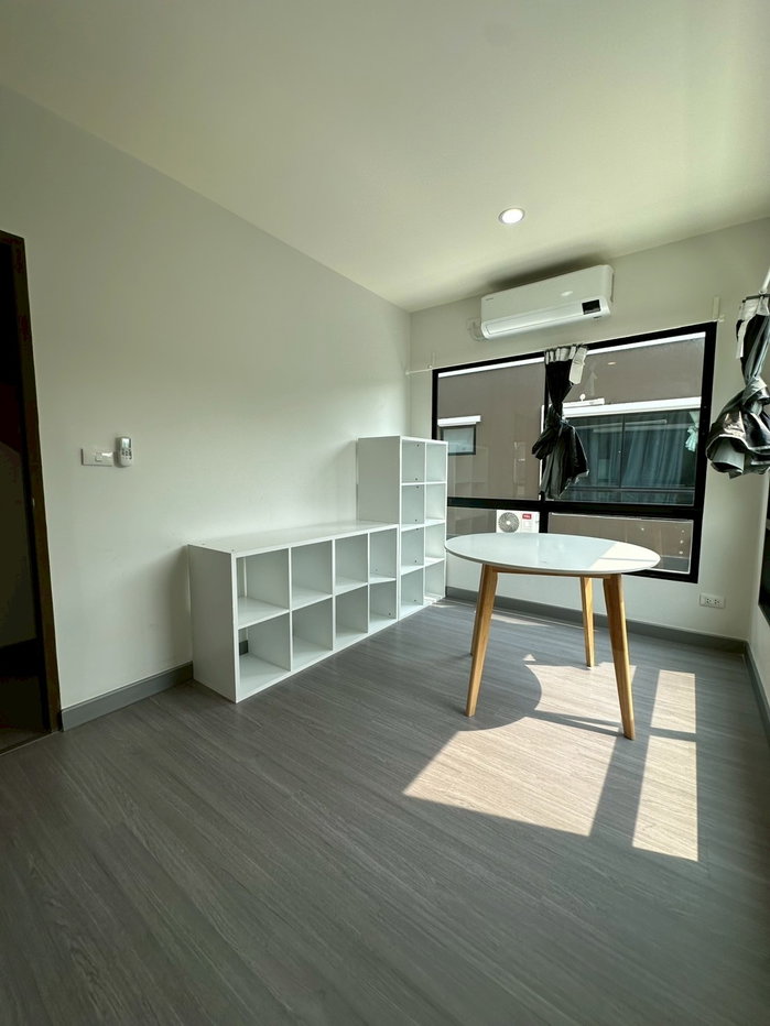 รูป 🏡✨ ให้เช่าทาวน์โฮม 3 ชั้น หลังมุม พร้อมชั้นลอย 📍 หมู่บ้านสัมมากร อเวนิว ชัยพฤกษ์–วงแหวน - รูปที่ 3/16