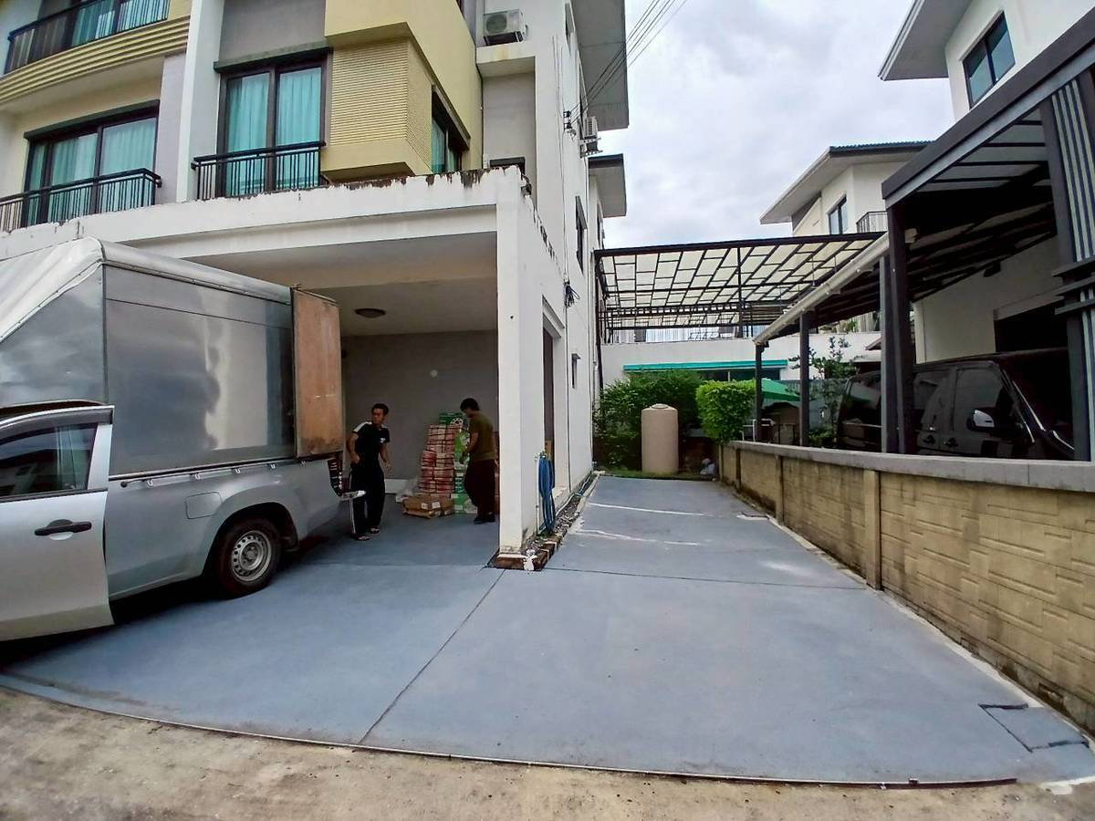 รูป ให้เช่าบ้านเดี่ยว3ชั้น หมู่บ้านโกลเด้น เพรสทีจ วัชรพล-สุขาภิบาล 5 Tel. 099-998-3897 - รูปที่ 2/38