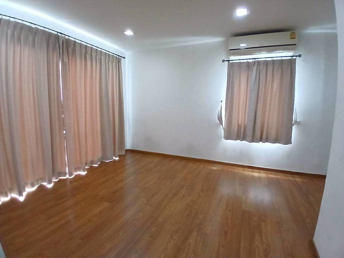 รูป ให้เช่าบ้านเดี่ยว3ชั้น หมู่บ้านโกลเด้น เพรสทีจ วัชรพล-สุขาภิบาล 5 Tel. 099-998-3897 - รูปที่ 17/38