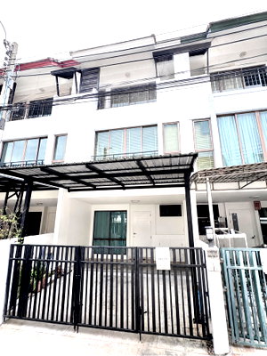 ทาวน์โฮมให้เช่า : ให้เช่าบ้าน เดอะ ไพรเวท สุขุมวิท-บางจาก (The Private Sukhumvit-Bangchak)  อยู่ซ.สุขุมวิท97/1