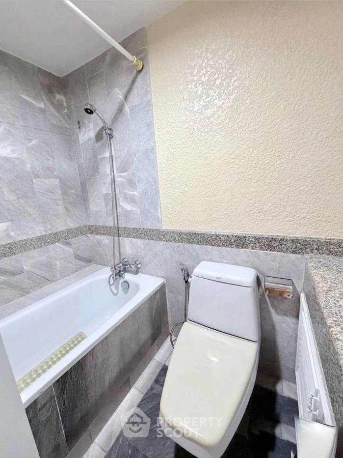 picture 2-BR Condo At Las Colinas, 100m to BTS Asoke, 48,000 THB (ID 2729003) - 11/11