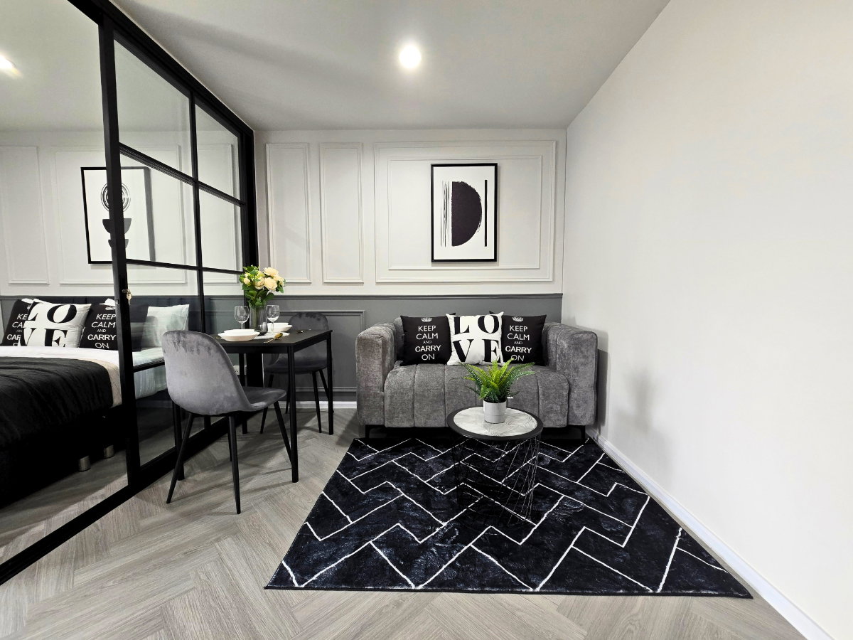 picture Corner unit, beautifully decorated and ready to move in. Quiet and peaceful. - 9/21