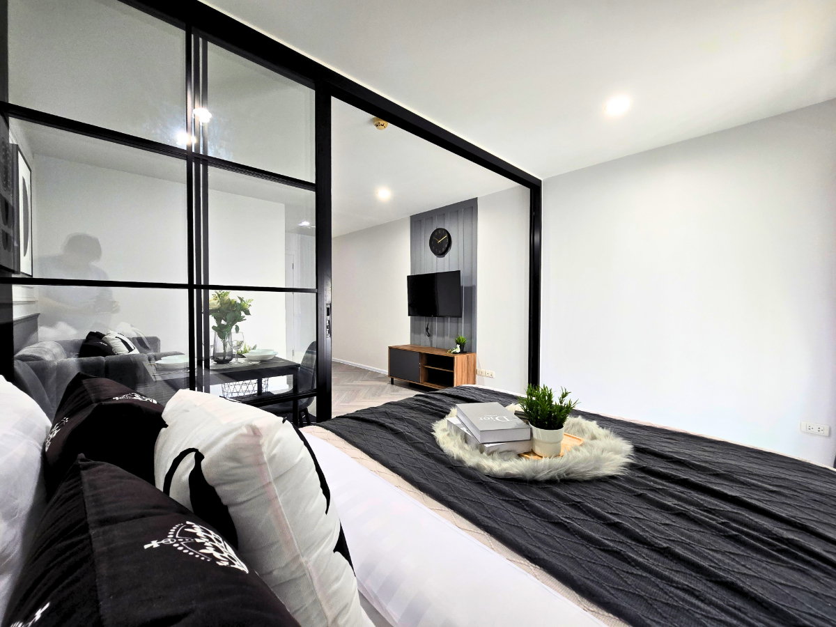 picture Corner unit, beautifully decorated and ready to move in. Quiet and peaceful. - 7/21