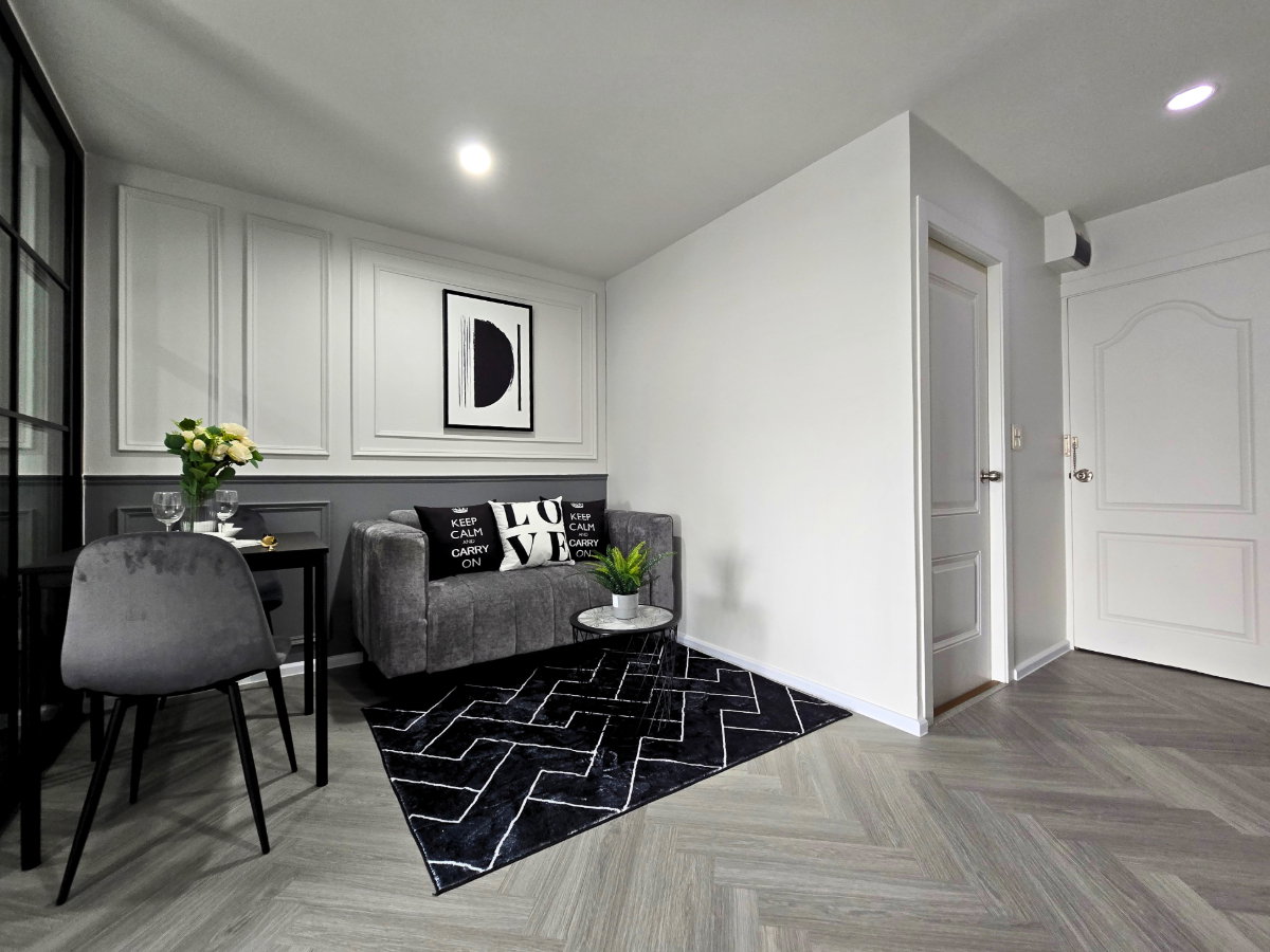 picture Corner unit, beautifully decorated and ready to move in. Quiet and peaceful. - 10/21