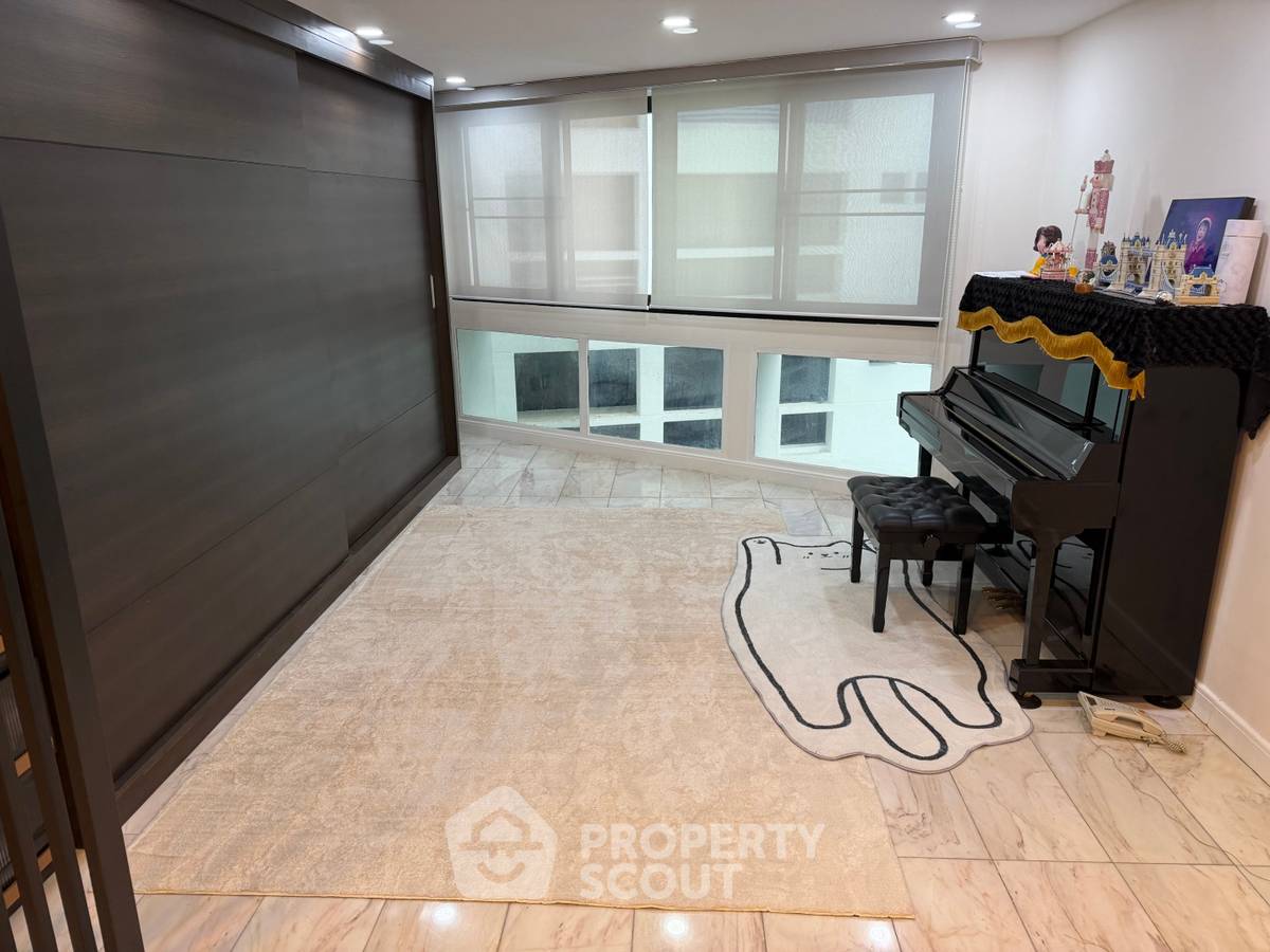 รูป ราคาดี 3 ห้องนอน 223 ตร.ม. ชั้น 20 ที่ President Park ใกล้ MRT ศูนย์สิริกิติ์ (ID 3001433) - รูปที่ 3/12
