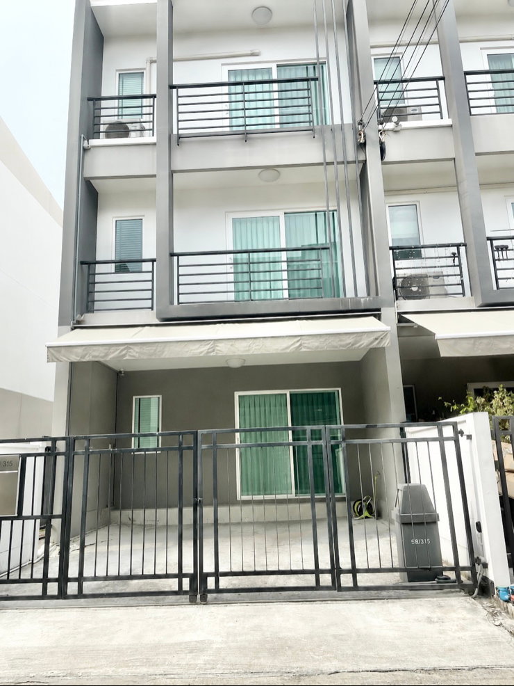 บ้านเดี่ยวให้เช่า : ให้เช่าบ้านกลางเมือง สวนหลวง (Baan Klang Muang Suan Luang) อยู่ซ.เฉลิมพระเกียรติ 28 อยู่ตรงข้ามสวนหลวง ร.9 