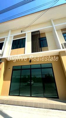 Shophouses for rent ม.เอเชียอาคเนย์ : A69-051✨ For Rent: Townhome, Pruksa Ville 99 Phetkasem, with parking space. Very wide frontage, can park multiple cars.✨