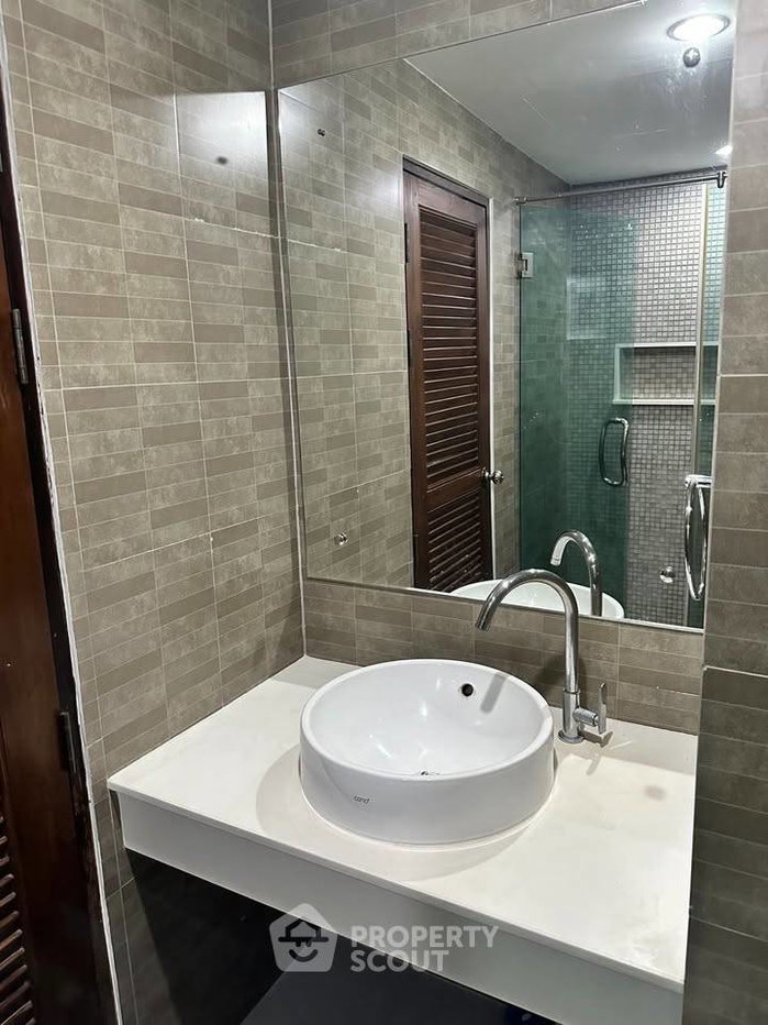 รูป คอนโด 1 ห้องนอน สำหรับขาย เรวี วารี เรสซิเดนซ์ ใกล้ นิมมานเหมินทร์ (ID 3002424) - รูปที่ 6/10