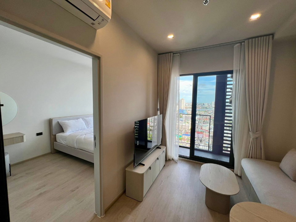 picture Reference Sathorn - Wongwianyai  - 5/15