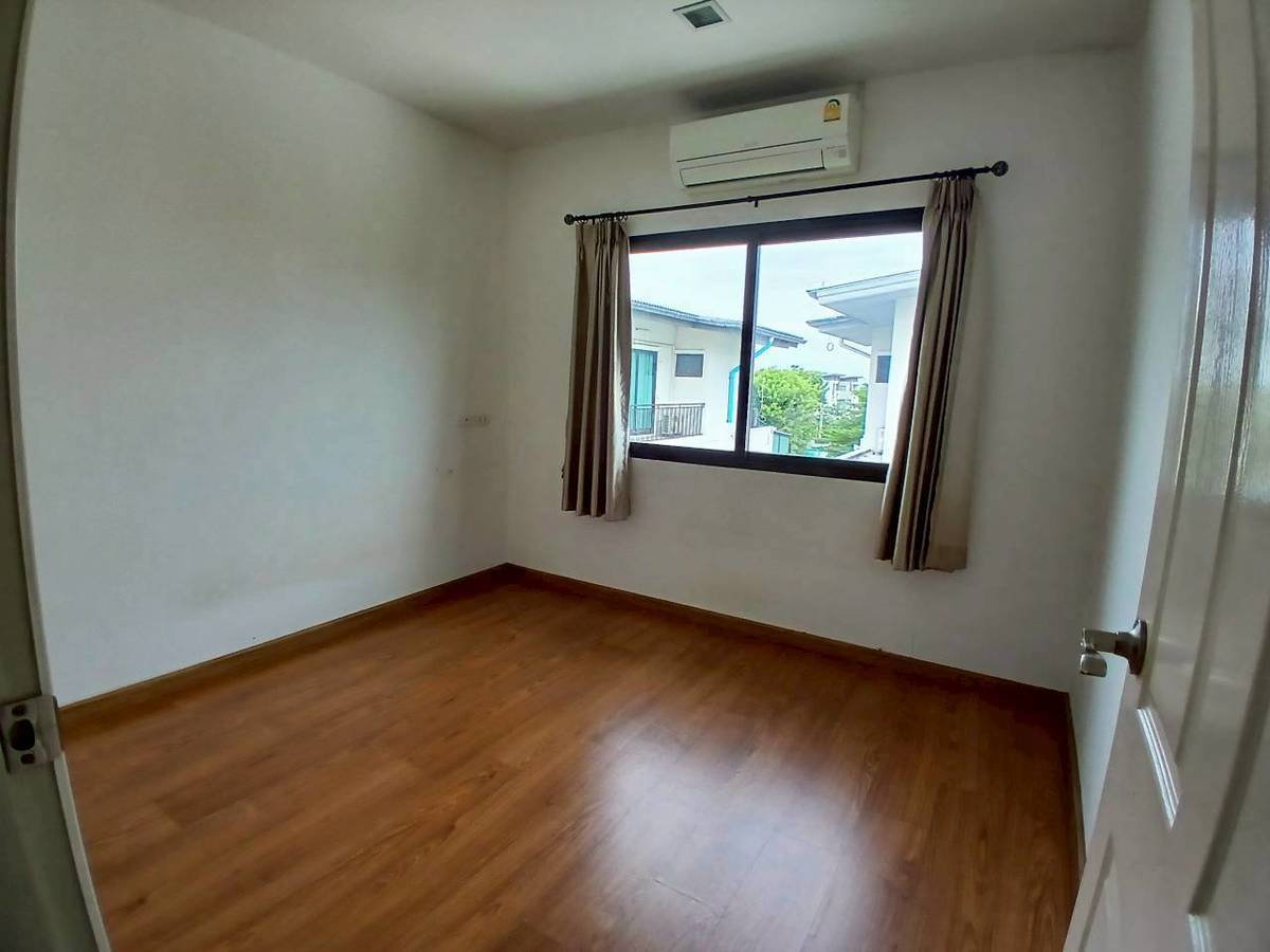 รูป ให้เช่าบ้านเดี่ยว3ชั้น หมู่บ้านโกลเด้น เพรสทีจ วัชรพล-สุขาภิบาล 5 Tel. 099-998-3897 - รูปที่ 24/38