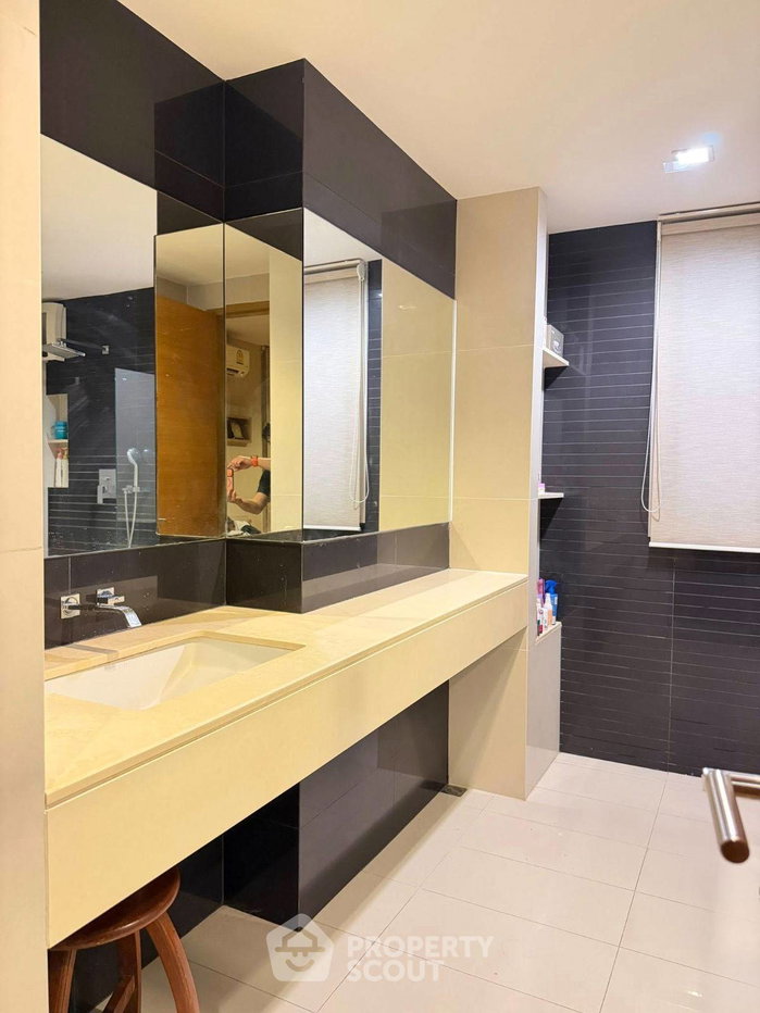 รูป คอนโด 1 ห้องนอน ชั้น 24 พท. 46 ตร.ม. | Rhythm Ratchada-Huaikwang ใกล้ MRT ห้วยขวาง 100 ม. (ID 2537884) - รูปที่ 3/10