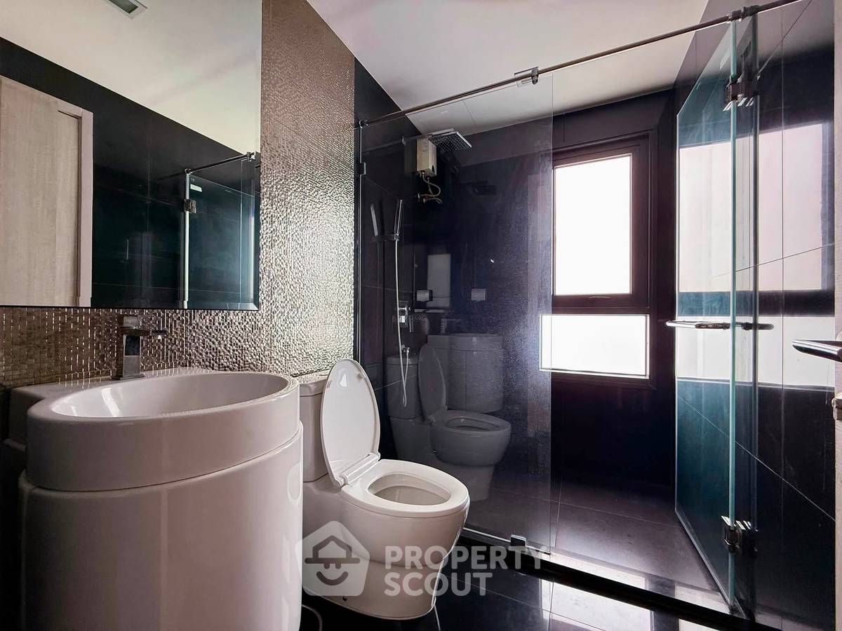 รูป คอนโด 2 ห้องนอน ราคาดี ที่ Rhythm Sukhumvit 36-38 ชั้น 18 ใกล้ BTS ทองหล่อ 300 ม. (ID 3008724) - รูปที่ 18/19