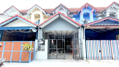 ทาวน์โฮม ม.นอร์ทกรุงเทพ วิทยาเขตรังสิต : ขายทาวน์เฮาส์ 2 ชั้น หมู่บ้านแพรมาพร คลอง 4 ธัญบุรี สภาพต้องรีโนเวทก่อนเข้าอยู่