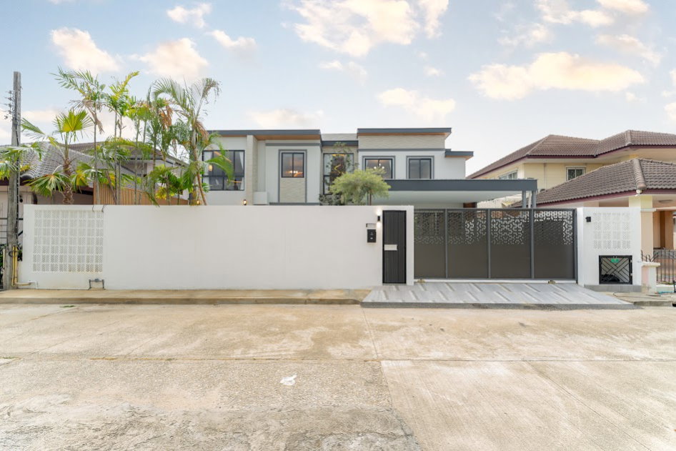 picture Luxury 2-Storey Pool Villa with Private Swimming Pool #C4MG100524 - 31/31
