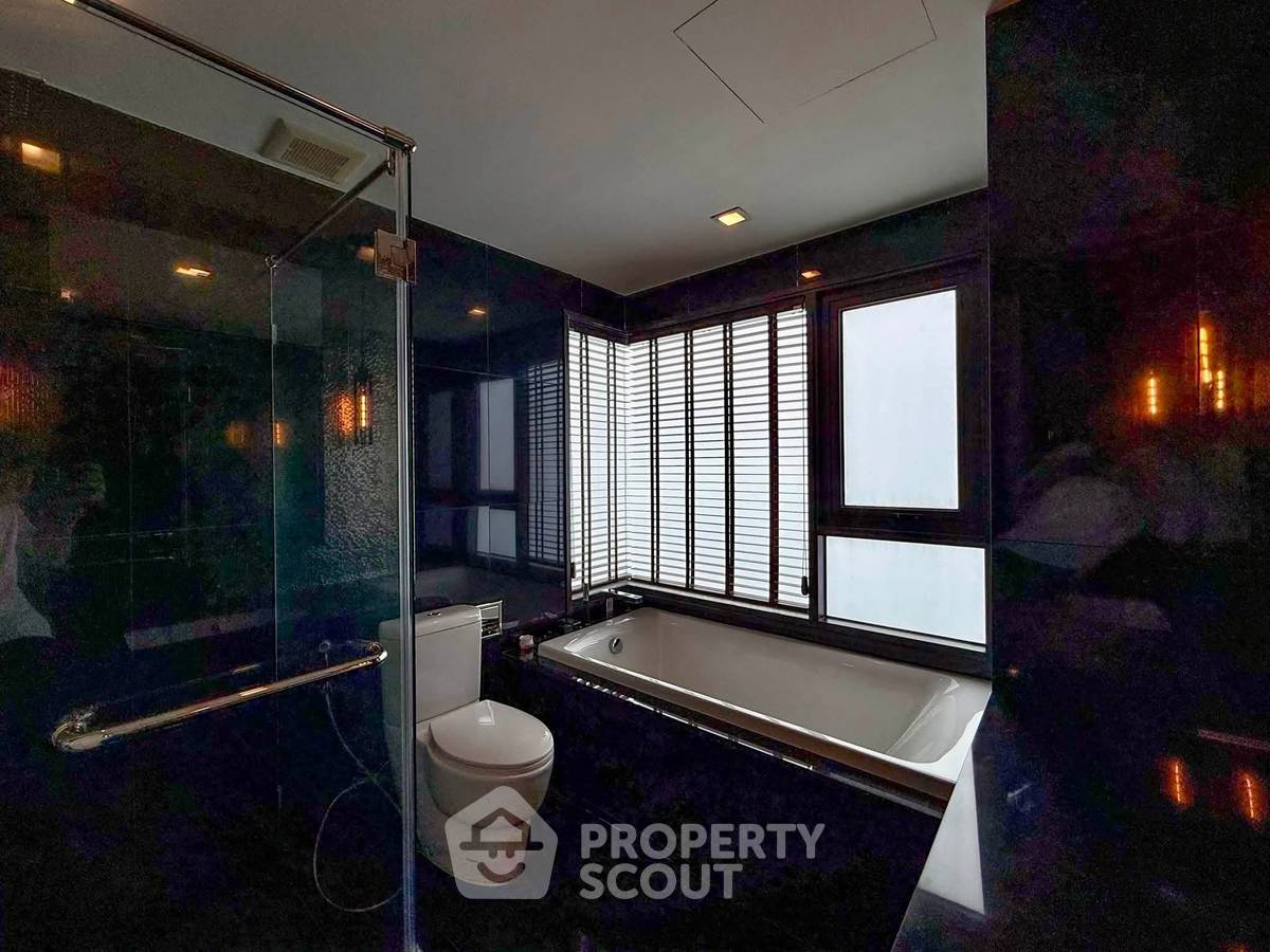 รูป คอนโด 2 ห้องนอน ราคาดี ที่ Rhythm Sukhumvit 36-38 ชั้น 18 ใกล้ BTS ทองหล่อ 300 ม. (ID 3008724) - รูปที่ 12/19