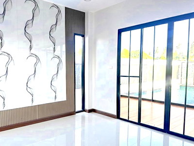 Houses for sale Frost Magical Ice of Siam : Luxury Pool Villa for Sale Mabprachan Lake East Pattaya