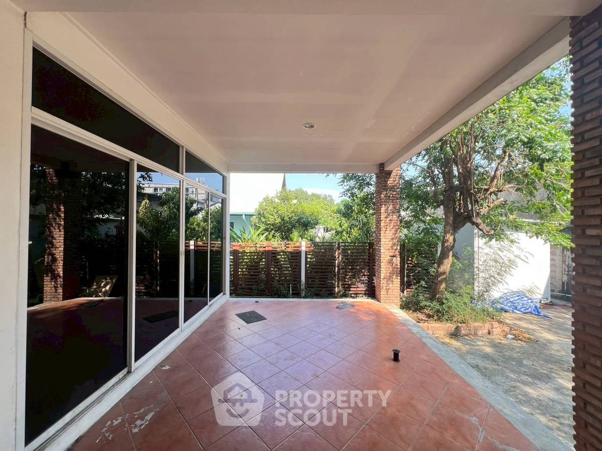 picture 4-BR Detached House With Garden, Thong Lo BTS Area, Bangkok (ID 3004415) - 5/10