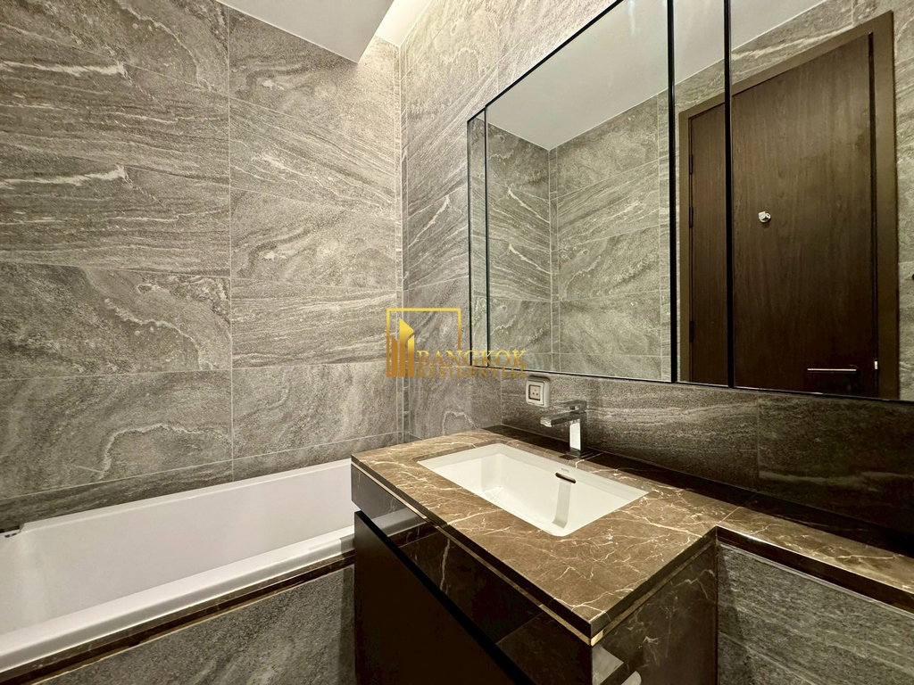 รูป The Esse Sukhumvit 36 | Chic 1 Bedroom Luxury Condo - BR12252CD - รูปที่ 18/36