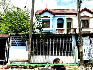 Townhouses for sale : TOWN HOUSE 35 Sq.w. Nong Khae Saraburi for 1.1M