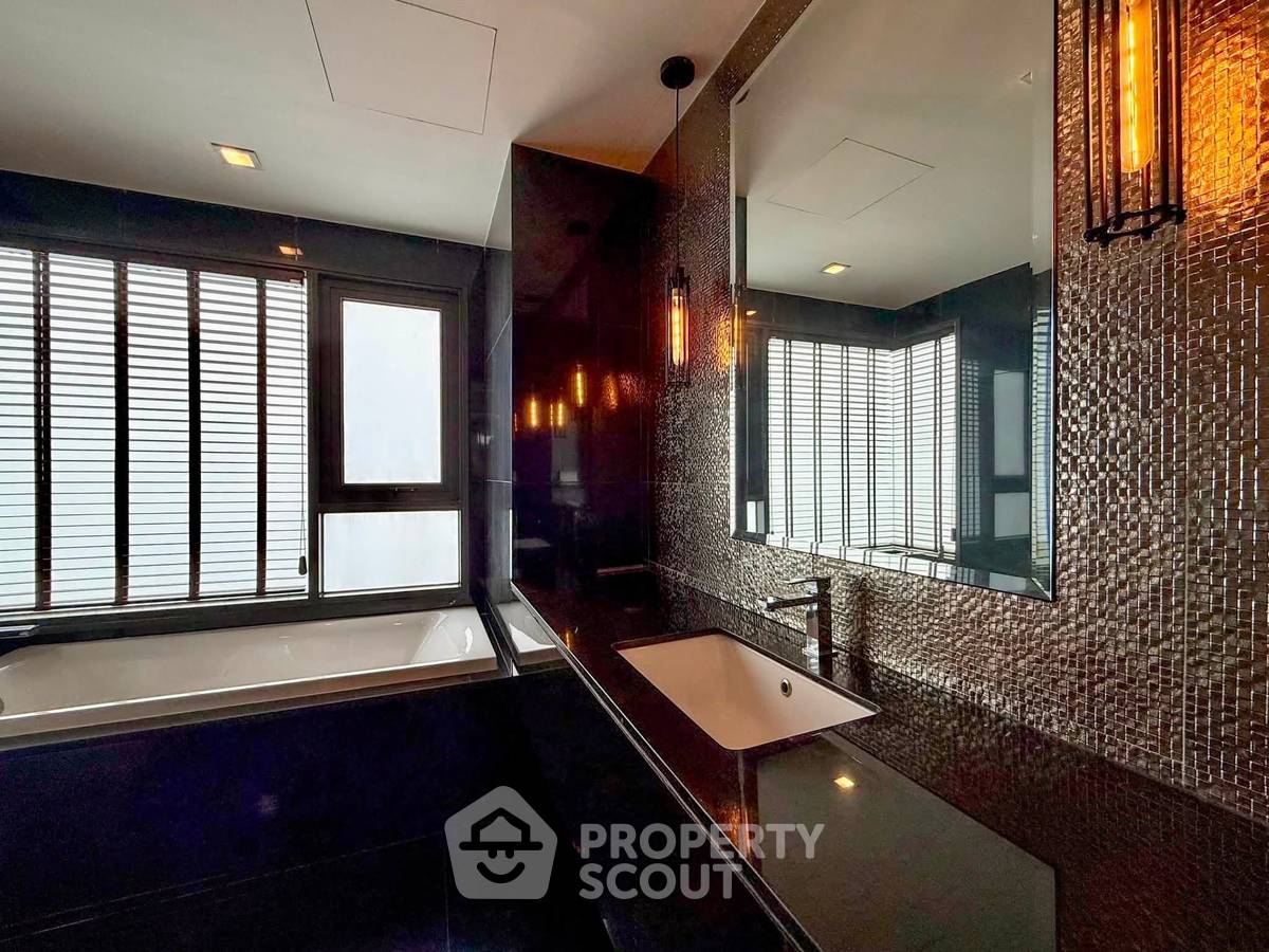 รูป คอนโด 2 ห้องนอน ราคาดี ที่ Rhythm Sukhumvit 36-38 ชั้น 18 ใกล้ BTS ทองหล่อ 300 ม. (ID 3008724) - รูปที่ 11/19