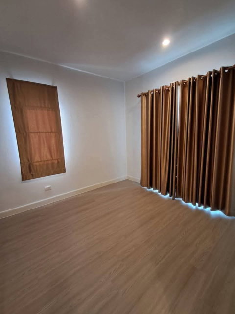picture for rent Anasiri Chaiyapruek fully fitted - 6/16