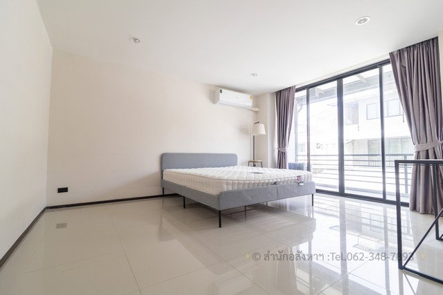 รูป ให้เช่า ทาวน์โฮม 3 ชั้น ซอยภาวนา 5 (ลาดพร้าว 41) หลังใหญ่ 268 ตร.ม. ทำออฟฟิศได้ สภาพแต่งใหม่ มีสวนลอยฟ้าและครัวใหญ่สะใจ! - รูปที่ 6/23