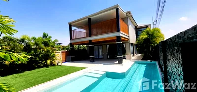 เช่าบ้านเดี่ยว ชลบุรี : วิลล่าให้เช่า 5 ห้องนอน ในโครงการ The Shades Villas 6475301