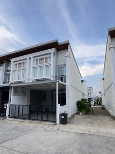 Golden Town สุขุมวิท‑BTS แบริ่ง (หลังมุม) ทาวน์โฮม 2 ชั้น หลังริม ฟังก์ชันใหญ่ เหมาะอยู่อาศัย / Home Office
