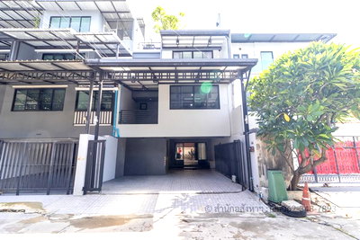 เช่าโฮมออฟฟิศ ถนนกำแพงเพชร 6 : ให้เช่า ทาวน์โฮม 3 ชั้น ซอยภาวนา 5 (ลาดพร้าว 41) หลังใหญ่ 268 ตร.ม. ทำออฟฟิศได้ สภาพแต่งใหม่ มีสวนลอยฟ้าและครัวใหญ่สะใจ!
