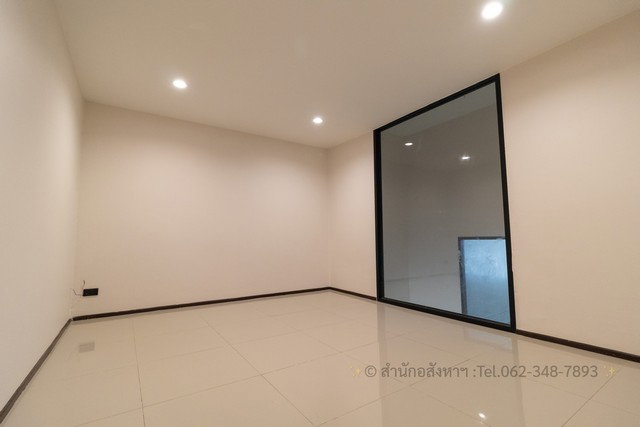รูป ให้เช่า ทาวน์โฮม 3 ชั้น ซอยภาวนา 5 (ลาดพร้าว 41) หลังใหญ่ 268 ตร.ม. ทำออฟฟิศได้ สภาพแต่งใหม่ มีสวนลอยฟ้าและครัวใหญ่สะใจ! - รูปที่ 14/23