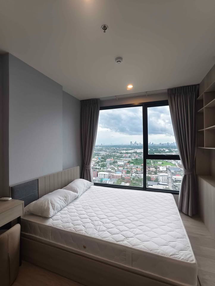 Condo for RENT : Ideo Mobi Sukhumvit Eastpoint 𝐒𝐢𝐳𝐞 31 sqm. 1 Bed /1 Bath / Corner Room/Chao Phraya River and City View.  𝐅𝐥𝐨𝐨𝐫 : 30th   