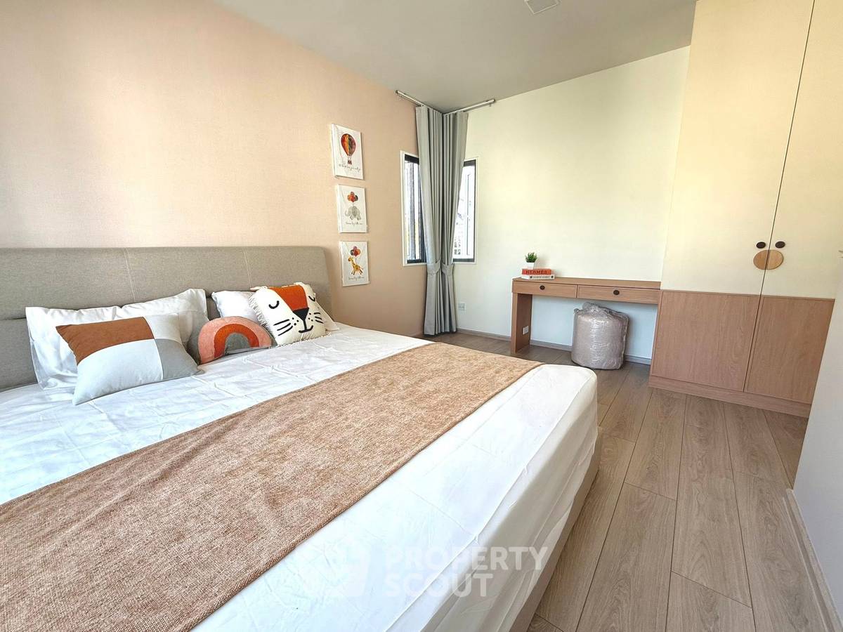 รูป บ้าน 4 ห้องนอน เช่าได้ พร้อมรับสัตว์เลี้ยง โครงการ Villaggio 3 ศรีนครินทร์-บางนา (ID 3003349) - รูปที่ 9/15