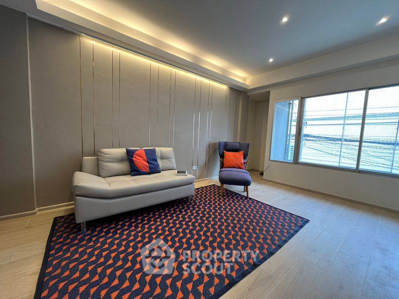 picture 3-BR Townhouse For Sale 220 Sqm Bang Chak, Phra Khanong (ID 653458) - 10/17