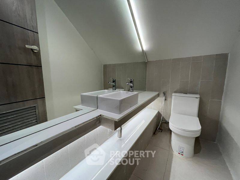 picture 3-BR Townhouse For Sale 220 Sqm Bang Chak, Phra Khanong (ID 653458) - 12/17