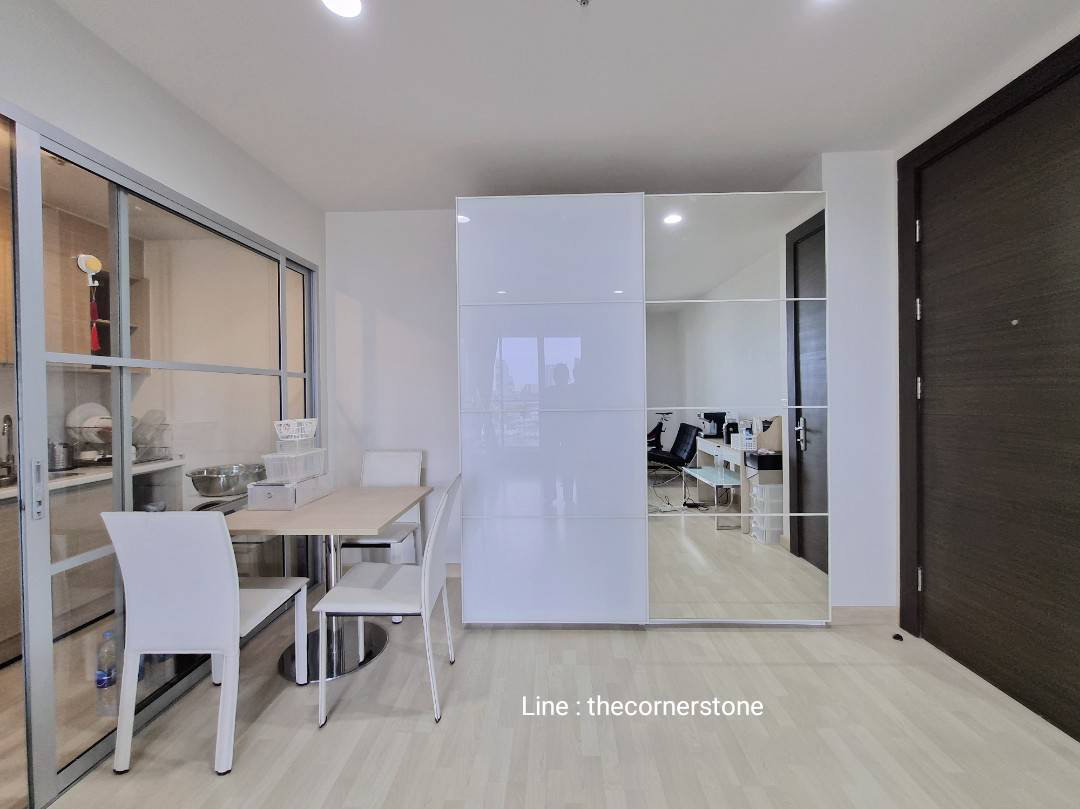 รูป คอนโดห้องใหญ่ 🎉 1 ห้องนอน 𝟱𝟭 ตร.ม. “ 𝐑𝐡𝐲𝐭𝐡𝐦 รัชดา ” ใกล้ MRT- สถานีรัชดาภิเษก  [251122] - รูปที่ 7/17