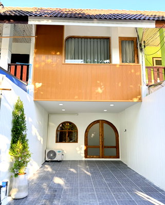 Townhouses for sale Chiang Mai :  Newly Renovated 2-Storey Townhouse in Chiang Mai City Area #PaTan Convenient location near government offices and hospital for only 2.79 MB