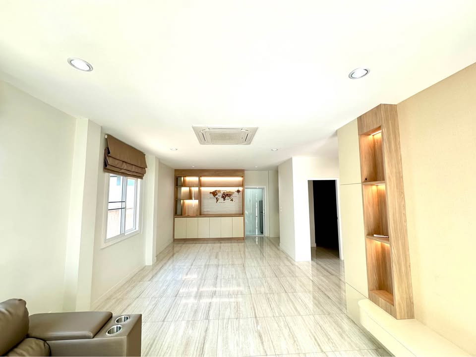รูป บ้านในโครงการ พร้อมคลับเฮ้าส์และสระว่ายน้ำและมีรักษาความปลอดภัยที่ดี #ช้างเผือก #C2MG100172 - รูปที่ 3/16