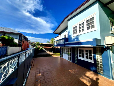 Houses for rent บางลำภู(บางลำภู) : For rent: Corner house, vintage style, newly renovated throughout, Charansanitwong 75, with a 6-car parking garage.