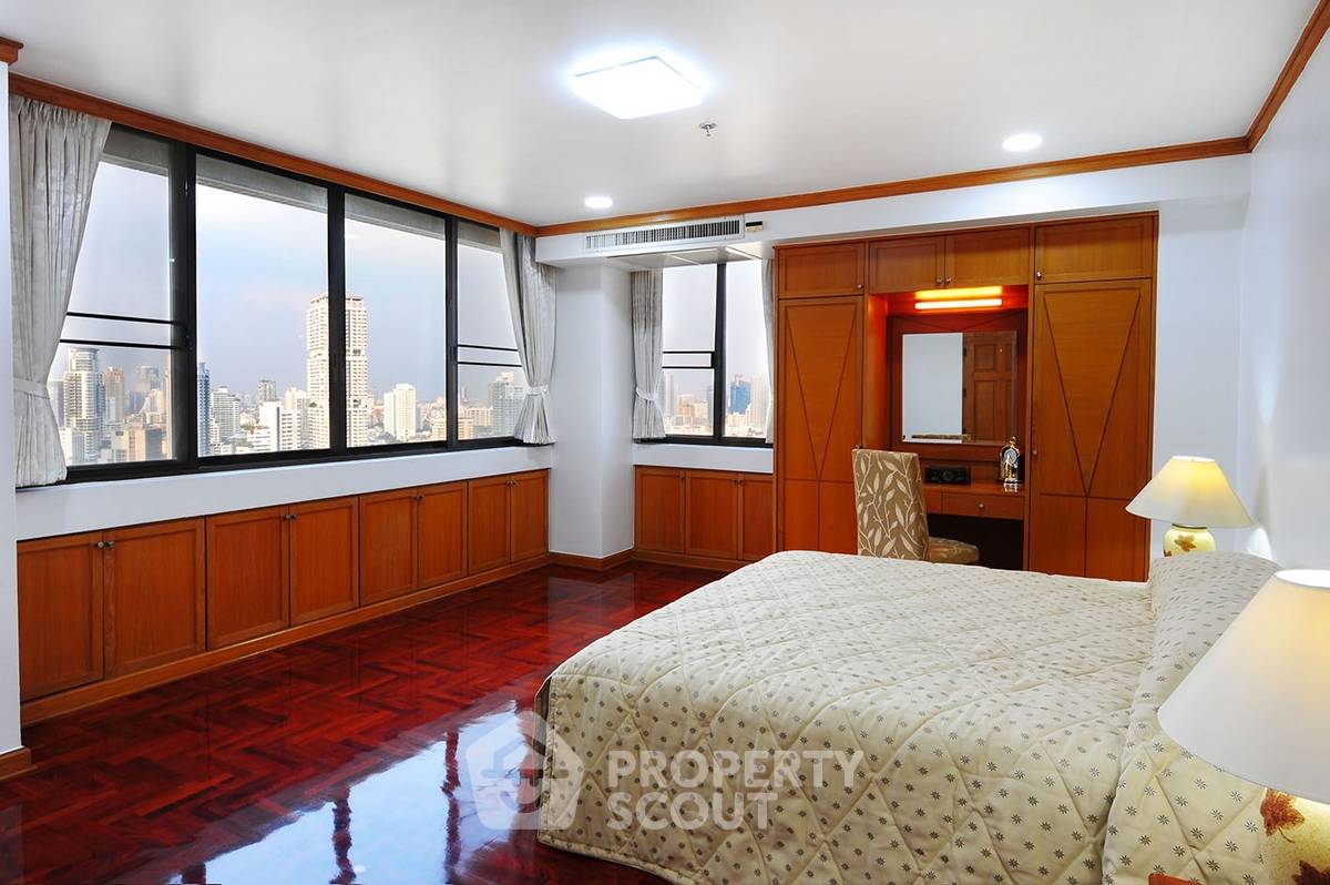 รูป คอนโด 3 ห้องนอน ชั้น 20 ขนาด 365 ตร.ม. โครงการ Ruamsuk Condominium ใกล้ BTS ทองหล่อ (ID 512019) - รูปที่ 8/12