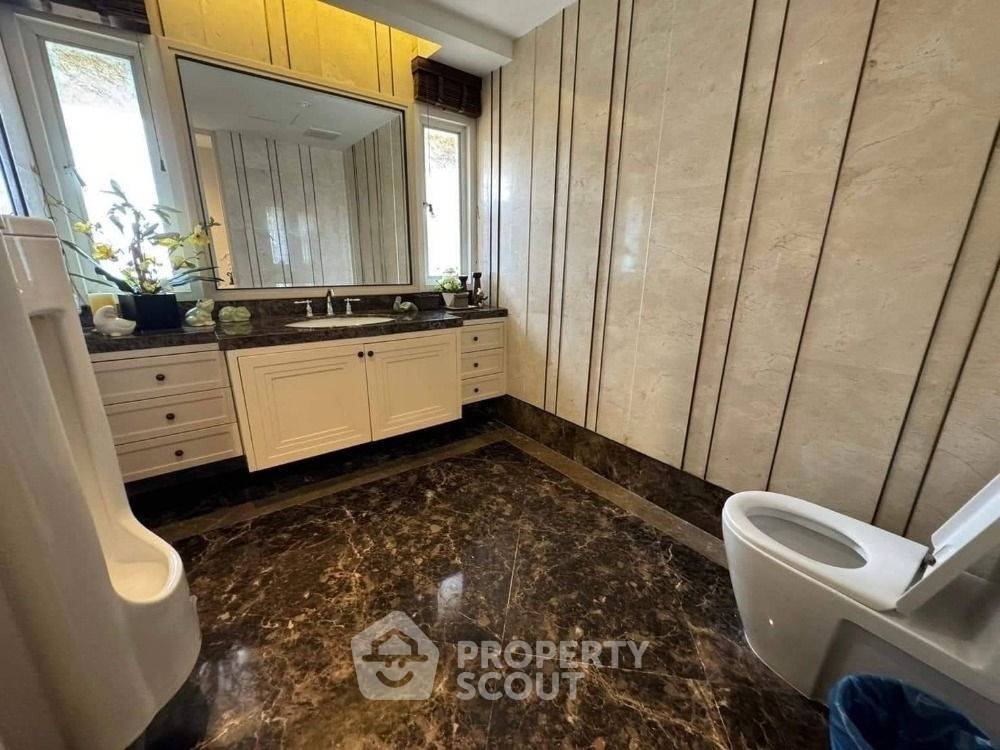 รูป คอนโด 4 ห้องนอน 440 ตร.ม. ชั้น 33 โครงการ Sathorn Gardens ใกล้ MRT สีลม (ID 2615800) - รูปที่ 12/20