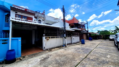 ทาวน์โฮม ถนนสาธุประดิษฐ์ : ขายทาวน์เฮ้าส์ 31 ตร.ว. ม.ชลาธร พระราม 3-41 (สาธุฯ 57) เนื้อที่เยอะ ใกล้เมือง เดินทางสะดวก
