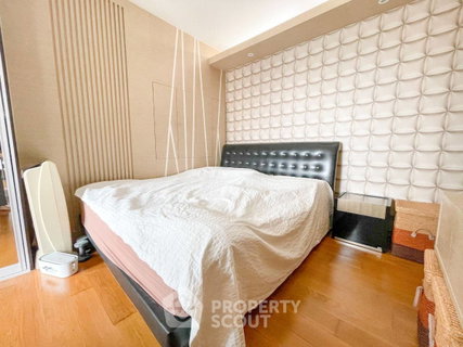 Well-Priced 2-BR Condo At Hive Taksin, 100m to BTS Wongwian Yai (ID 2570204)